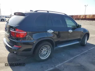2012 BMW X5 35d z VIN 5UXZW0C51CL672406, wystawiony jako Copart lot #61686185 z przebiegiem 139 408 mil mil oraz Szkoda całkowita • Salvage title. Historia ofert i sprzedaży dostępna na DreamBid. Obrazek 3.