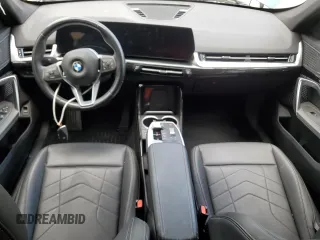 2023 BMW X1 xDrive28i с VIN WBX73EF01P5X46824, выставлен на аукционе Copart как лот 60524155 с пробегом 59 957 миль миль и Чистый • Clean title. История ставок и продаж доступна на DreamBid. Изображение 8.