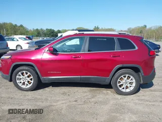 2014 Jeep Cherokee Latitude z VIN 1C4PJMCS5EW287159, wystawiony jako IAAI lot #42210599 z przebiegiem 111 945 mil mil oraz . Historia ofert i sprzedaży dostępna na DreamBid. Obrazek 14.