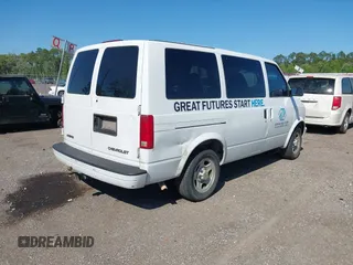 2005 Chevrolet Astro with VIN 1GNDM19X15B125037, listed as a IAAI auction lot 42027571 with 260,176 mi miles. Bid and sale history available at carsss.com. Image 4.