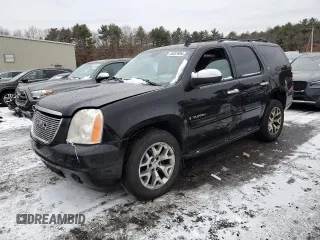 2008 GMC Yukon SLT w/4SB with VIN 1GKFK13028R120139, listed as a Copart auction lot 84847694 with 273,431 mi miles and Salvage Title. Bid and sale history available at carsss.com. Image 1.