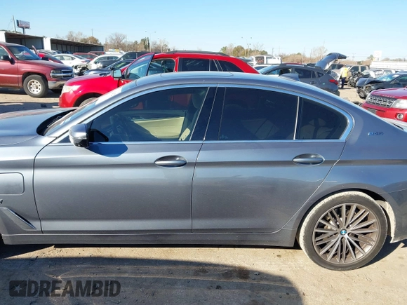 2019 BMW 5 Series 530e iPerformance with VIN WBAJA9C51KB391855, listed as a IAAI auction lot 41429622 with 47,162 mi miles. Bid and sale history available at carsss.com. Image 14.