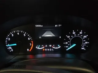2020 Ford Escape SE z VIN 1FMCU0G61LUA00772, wystawiony jako Copart lot #65851325 z przebiegiem 126 308 mil mil oraz Czysty tytuł • Clean title. Historia ofert i sprzedaży dostępna na DreamBid. Obrazek 9.