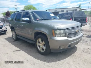 2008 Chevrolet Tahoe 3LT z VIN 1GNFK13028R263935, wystawiony jako IAAI lot #42214348 z przebiegiem 211 164 mil mil oraz . Historia ofert i sprzedaży dostępna na DreamBid. Obrazek 1.