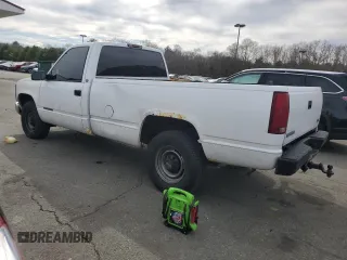2000 GMC Sierra 1500 with VIN 1GTGC34R9YR154858, listed as a Copart auction lot 49158675 with 183,227 mi miles and Salvage Title. Bid and sale history available at DreamBid. Image 2.