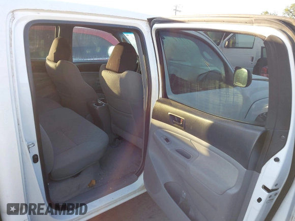 2010 Toyota Tacoma PreRunner with VIN 3TMJU4GN4AM100621, listed as a IAAI auction lot 41786994 with 222,327 mi miles and . Bid and sale history available at DreamBid. Image 8.