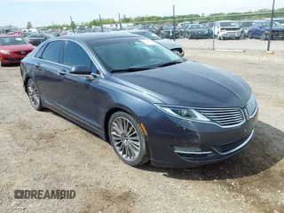 2013 Lincoln MKZ Hybrid with VIN 3LN6L2LU2DR821615, listed as a IAAI auction lot 42129870 with 137,833 mi miles. Bid and sale history available at carsss.com. Image 1.