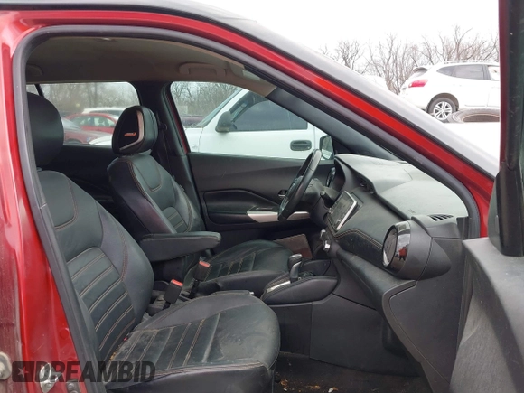 2019 Nissan Kicks SR with VIN 3N1CP5CUXKL492775, listed as a IAAI auction lot 41781059 with 152,745 mi miles. Bid and sale history available at carsss.com. Image 5.