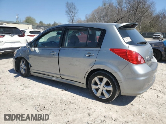 2011 Nissan Versa SL z VIN 3N1BC1CP1BL507254, wystawiony jako Copart lot #50992275 z przebiegiem 93 679 mil mil oraz Czysty tytuł • Clean title. Historia ofert i sprzedaży dostępna na DreamBid. Obrazek 2.