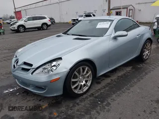 2005 Mercedes-Benz SLK 230/320 z VIN WDBWK56FX5F040781, wystawiony jako IAAI lot #41321130 z przebiegiem 100 319 mil mil oraz . Historia ofert i sprzedaży dostępna na DreamBid. Obrazek 19.