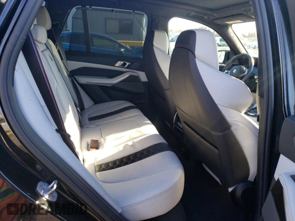 2022 BMW X5 M z VIN 5YMJU0C06N9M49374, wystawiony jako Copart lot #41621645 z przebiegiem 36 242 mil mil oraz Szkoda całkowita • Salvage title. Historia ofert i sprzedaży dostępna na DreamBid. Obrazek 12.