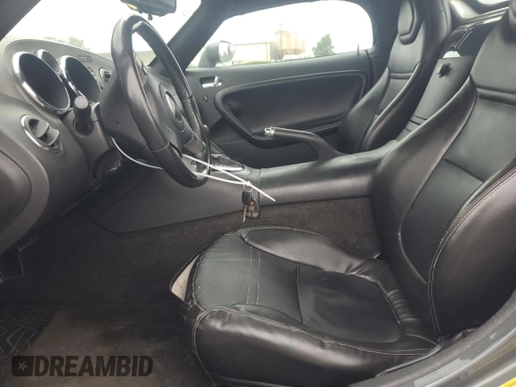 2008 Pontiac Solstice z VIN 1G2MC35B38Y120235, wystawiony jako Copart lot #53891325 z przebiegiem Nie podano mil oraz Szkody całkowita. Historia ofert i sprzedaży dostępna na DreamBid. Obrazek 7.