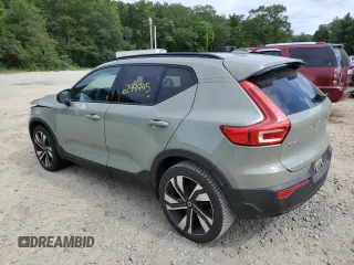 2023 Volvo XC40 Plus Dark Theme с VIN YV4L12UW6P2050773, выставлен на аукционе Copart как лот 62941745 с пробегом 39 865 миль миль и Списание • Salvage title. История ставок и продаж доступна на DreamBid. Изображение 2.