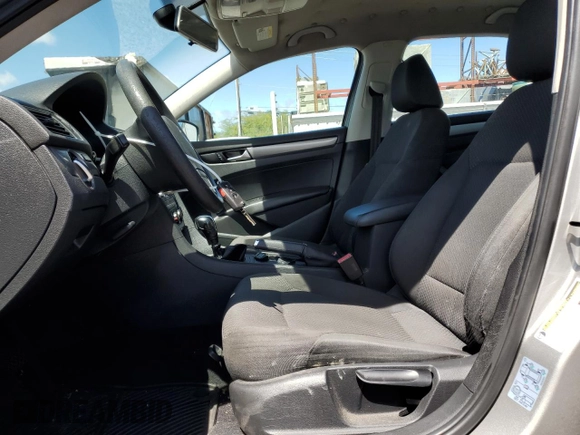 2013 Volkswagen Passat Wolfsburg Edition с VIN 1VWAP7A37DC149900, выставлен на аукционе Copart как лот 56434855 с пробегом 80 935 миль миль и Списание • Salvage title. История ставок и продаж доступна на DreamBid. Изображение 7.