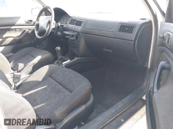 2000 Volkswagen Golf с VIN WVWBC21J6YW629905, выставлен на аукционе IAAI как лот 41966411 с пробегом 182 703 миль миль и . История ставок и продаж доступна на DreamBid. Изображение 5.