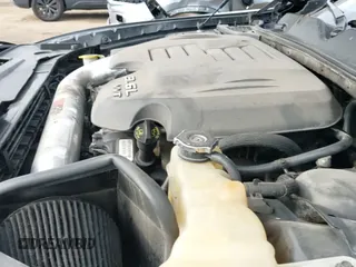 2017 Dodge Challenger SXT Plus z VIN 2C3CDZAG2HH531679, wystawiony jako IAAI lot #42532732 z przebiegiem 110 964 mil mil oraz . Historia ofert i sprzedaży dostępna na DreamBid. Obrazek 19.