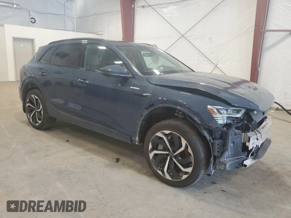 2024 Audi Q8 e-tron z VIN WA15ABGE5RB025102, wystawiony jako Copart lot #65831524 z przebiegiem 10 623 mil mil oraz Szkody całkowita. Historia ofert i sprzedaży dostępna na DreamBid. Obrazek 4.