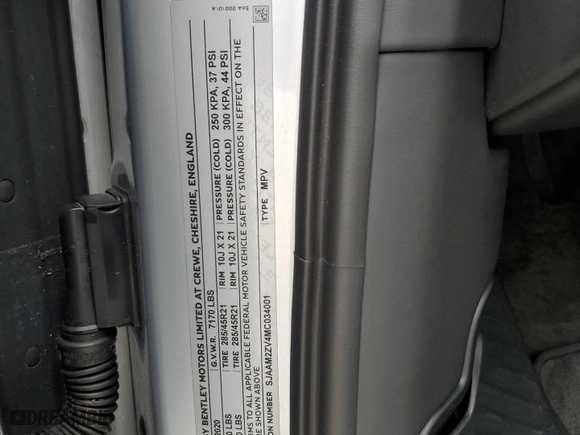 2021 Bentley Bentayga V8 with VIN SJAAM2ZV4MC034001, listed as a Copart auction lot 78093424 with 0 miles and Salvage Title. Bid and sale history available at carsss.com. Image 14.