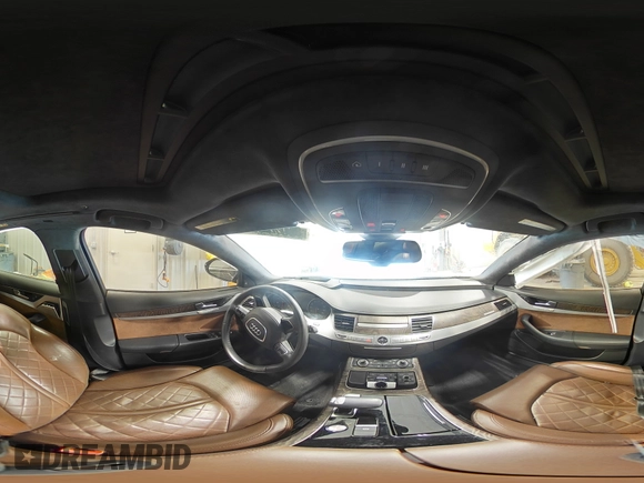 2015 Audi A8 4.0T z VIN WAUJ2AFD5FN009882, wystawiony jako Copart lot #84222704 z przebiegiem 56 118 mil mil oraz Czysty tytuł • Clean title. Historia ofert i sprzedaży dostępna na DreamBid. Obrazek 13.