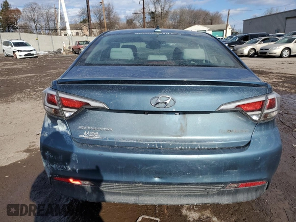 2016 Hyundai Sonata Hybrid SE with VIN KMHE24L19GA016614, listed as a Copart auction lot 89388265 with 136,028 mi miles and Salvage Title. Bid and sale history available at carsss.com. Image 6.