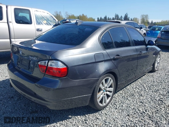 2007 BMW 3 Series 328i z VIN WBAVA33577PV67655, wystawiony jako IAAI lot #42036424 z przebiegiem 217 957 mil mil oraz . Historia ofert i sprzedaży dostępna na DreamBid. Obrazek 4.