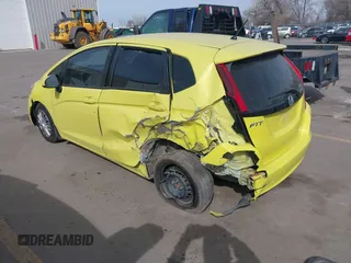 2016 Honda Fit LX z VIN JHMGK5H5XGX033643, wystawiony jako IAAI lot #41690636 z przebiegiem 148 441 mil mil oraz . Historia ofert i sprzedaży dostępna na DreamBid. Obrazek 3.