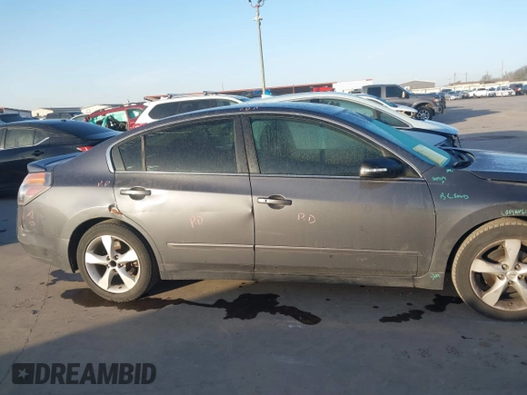 2008 Nissan Altima 3.5 SE with VIN 1N4BL21E18C236081, listed as a IAAI auction lot 41792229 with 136,208 mi miles. Bid and sale history available at carsss.com. Image 13.