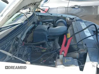 2000 Ford F-150 XL z VIN 1FTRX17L7YKA82690, wystawiony jako IAAI lot #42597325 z przebiegiem 317 945 mil mil oraz . Historia ofert i sprzedaży dostępna na DreamBid. Obrazek 12.