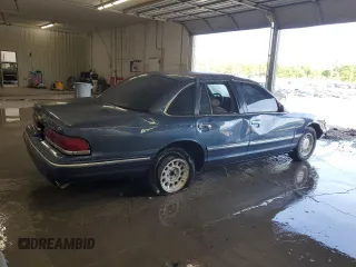 1997 Ford Crown Victoria LX с VIN 2FALP74W2VX109574, выставлен на аукционе Copart как лот 56222925 с пробегом 175 901 миль миль и Списание • Salvage title. История ставок и продаж доступна на DreamBid. Изображение 3.