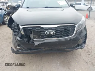 2019 Kia Sorento LX with VIN 5XYPG4A34KG579484, listed as a IAAI auction lot 40971250 with 142,327 mi miles. Bid and sale history available at carsss.com. Image 17.