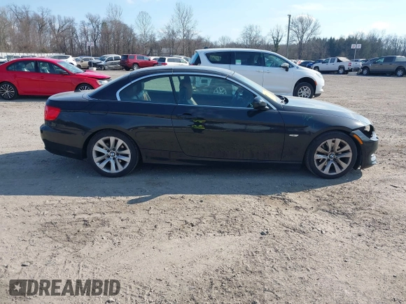 2013 BMW 3 Series 328i z VIN WBADW7C5XDE732643, wystawiony jako IAAI lot #41665789 z przebiegiem Nie podano mil oraz . Historia ofert i sprzedaży dostępna na DreamBid. Obrazek 13.