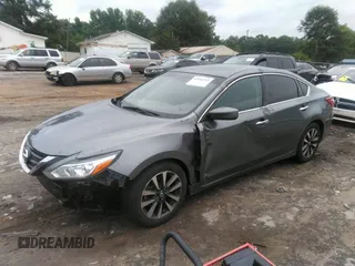 2017 Nissan Altima SV z VIN 1N4AL3AP8HC190980, wystawiony jako IAAI lot #42445722 z przebiegiem 250 470 mil mil oraz . Historia ofert i sprzedaży dostępna na DreamBid. Obrazek 17.