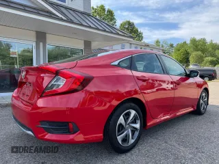 2020 Honda Civic LX z VIN 2HGFC2F6XLH501357, wystawiony jako Copart lot #59871375 z przebiegiem 213 685 mil mil oraz Czysty tytuł • Clean title. Historia ofert i sprzedaży dostępna na DreamBid. Obrazek 4.