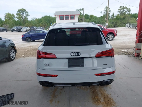 2025 Audi Q5 S line Premium Plus with VIN WA1EAAFY3S2013364, listed as a IAAI auction lot 41813601 with 1,450 mi miles. Bid and sale history available at carsss.com. Image 16.