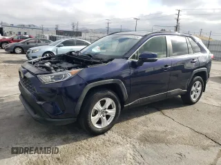 2019 Toyota RAV4 XLE with VIN JTMP1RFV8KD513544, listed as a Copart auction lot 82699354 with 43,562 mi miles and Salvage Title. Bid and sale history available at DreamBid. Image 1.