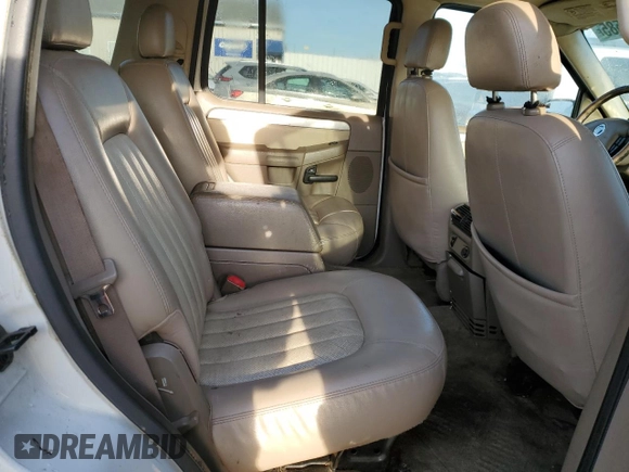 2004 Mercury Mountaineer Convenience z VIN 4M2DU86K64ZJ05716, wystawiony jako Copart lot #89380585 z przebiegiem 291 743 mil mil oraz Szkody całkowita. Historia ofert i sprzedaży dostępna na DreamBid. Obrazek 11.
