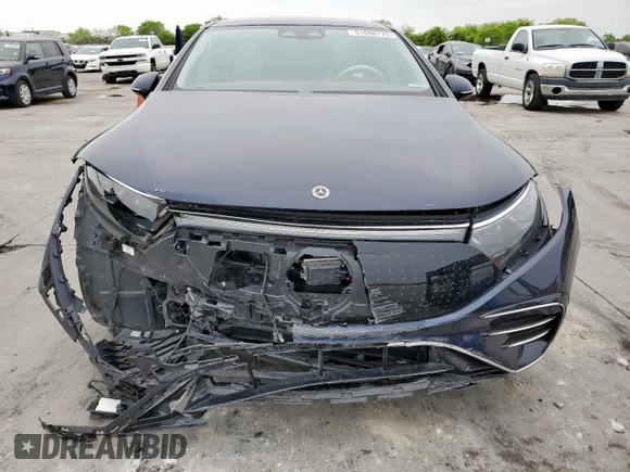 2023 Mercedes-Benz EQS 450 z VIN W1KCG2EB0PA039681, wystawiony jako Copart lot #51698775 z przebiegiem 24 897 mil mil oraz Szkoda całkowita • Salvage title. Historia ofert i sprzedaży dostępna na DreamBid. Obrazek 5.