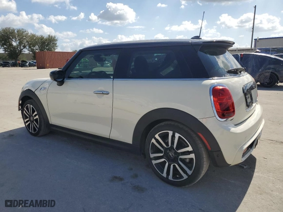 2020 MINI Hardtop 2 Door Cooper S with VIN WMWXR5C03L2L85072, listed as a Copart auction lot 80542524 with 34,523 mi miles and Non Repairable. Bid and sale history available at carsss.com. Image 2.