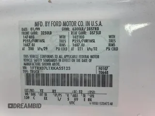 1999 Ford F-150 XL z VIN 1FTRX07L1XKA55123, wystawiony jako Copart lot #54382225 z przebiegiem Nie podano mil oraz Szkoda całkowita • Salvage title. Historia ofert i sprzedaży dostępna na DreamBid. Obrazek 12.