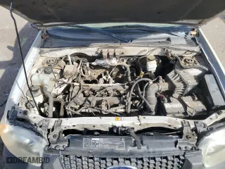 2005 Ford Escape XLS Value with VIN 1FMYU92ZX5KA93124, listed as a Copart auction lot 45337585 with 218,826 mi miles and Salvage Title. Bid and sale history available at carsss.com. Image 13.