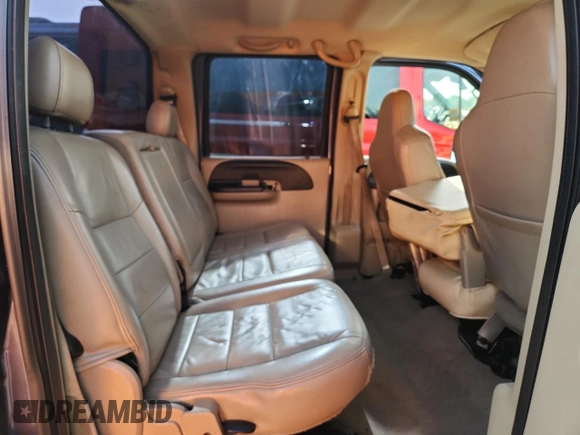 2005 Ford F-350 XL с VIN 1FTWW31P75EB69657, выставлен на аукционе Copart как лот 59414615 с пробегом 100 265 миль миль и Списание • Salvage title. История ставок и продаж доступна на DreamBid. Изображение 10.