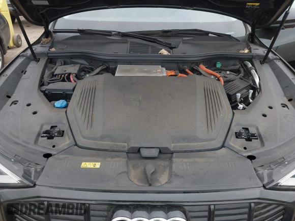 2021 Audi e-tron Premium Plus with VIN WA1LAAGEXMB019208, listed as a IAAI auction lot 41725933 with 51,565 mi miles and . Bid and sale history available at DreamBid. Image 10.