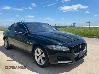 2018 Jaguar XF 25t z VIN SAJBS4FXXJCY70760, wystawiony jako Copart lot #60095775 z przebiegiem 143 859 mil mil oraz Czysty tytuł • Clean title. Historia ofert i sprzedaży dostępna na DreamBid. Obrazek 1.