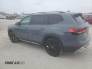2024 Volkswagen Atlas Peak Edition SE z VIN 1V2CR2CA2RC580235, wystawiony jako Copart lot #44704105 z przebiegiem 9 mil mil oraz Szkoda całkowita • Salvage title. Historia ofert i sprzedaży dostępna na DreamBid. Obrazek 2.