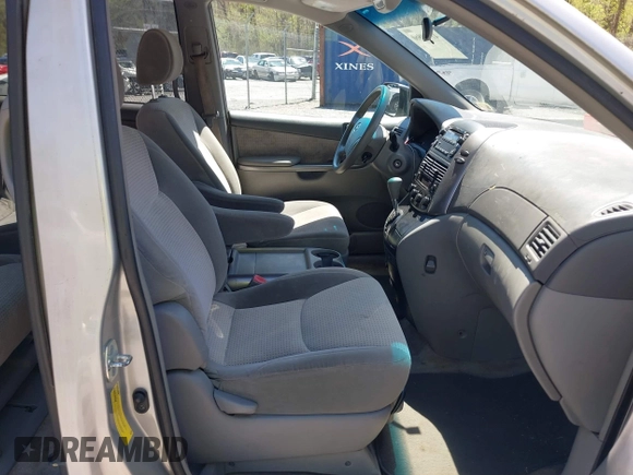 2008 Toyota Sienna CE with VIN 5TDZK23C28S143477, listed as a IAAI auction lot 41930860 with 301,391 mi miles and . Bid and sale history available at carsss.com. Image 5.
