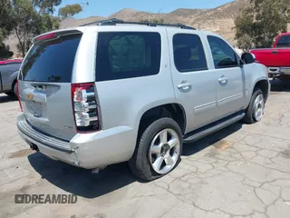 2012 Chevrolet Tahoe LT z VIN 1GNSCBE06CR255554, wystawiony jako IAAI lot #42544690 z przebiegiem 136 070 mil mil oraz . Historia ofert i sprzedaży dostępna na DreamBid. Obrazek 4.