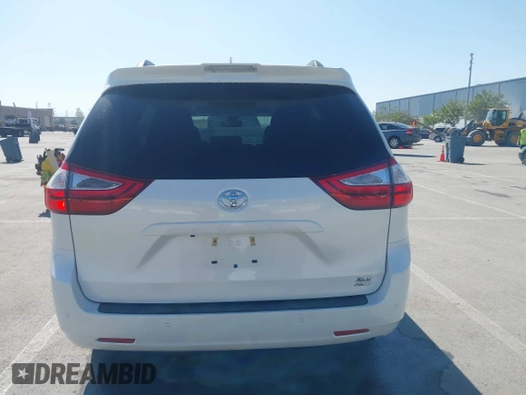 2019 Toyota Sienna XLE z VIN 5TDDZ3DC1KS224861, wystawiony jako IAAI lot #42093799 z przebiegiem 68 651 mil mil oraz . Historia ofert i sprzedaży dostępna na DreamBid. Obrazek 16.