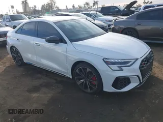 2024 Audi S3 Prestige z VIN WAUJ3DGY8RA070820, wystawiony jako IAAI lot #41106634 z przebiegiem 6358 mil mil oraz . Historia ofert i sprzedaży dostępna na DreamBid. Obrazek 1.