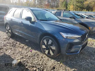 2024 Volvo XC60 Recharge Plug-In Hybrid Plus Dark Theme with VIN YV4H60DL1R1781914, listed as a Copart auction lot 77608394 with 0 mi miles and Salvage Title. Bid and sale history available at carsss.com. Image 4.