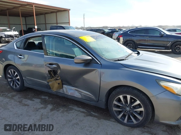 2016 Nissan Altima SR with VIN 1N4AL3AP0GC170284, listed as a IAAI auction lot 41818738 with 220,187 mi miles and . Bid and sale history available at carsss.com. Image 6.